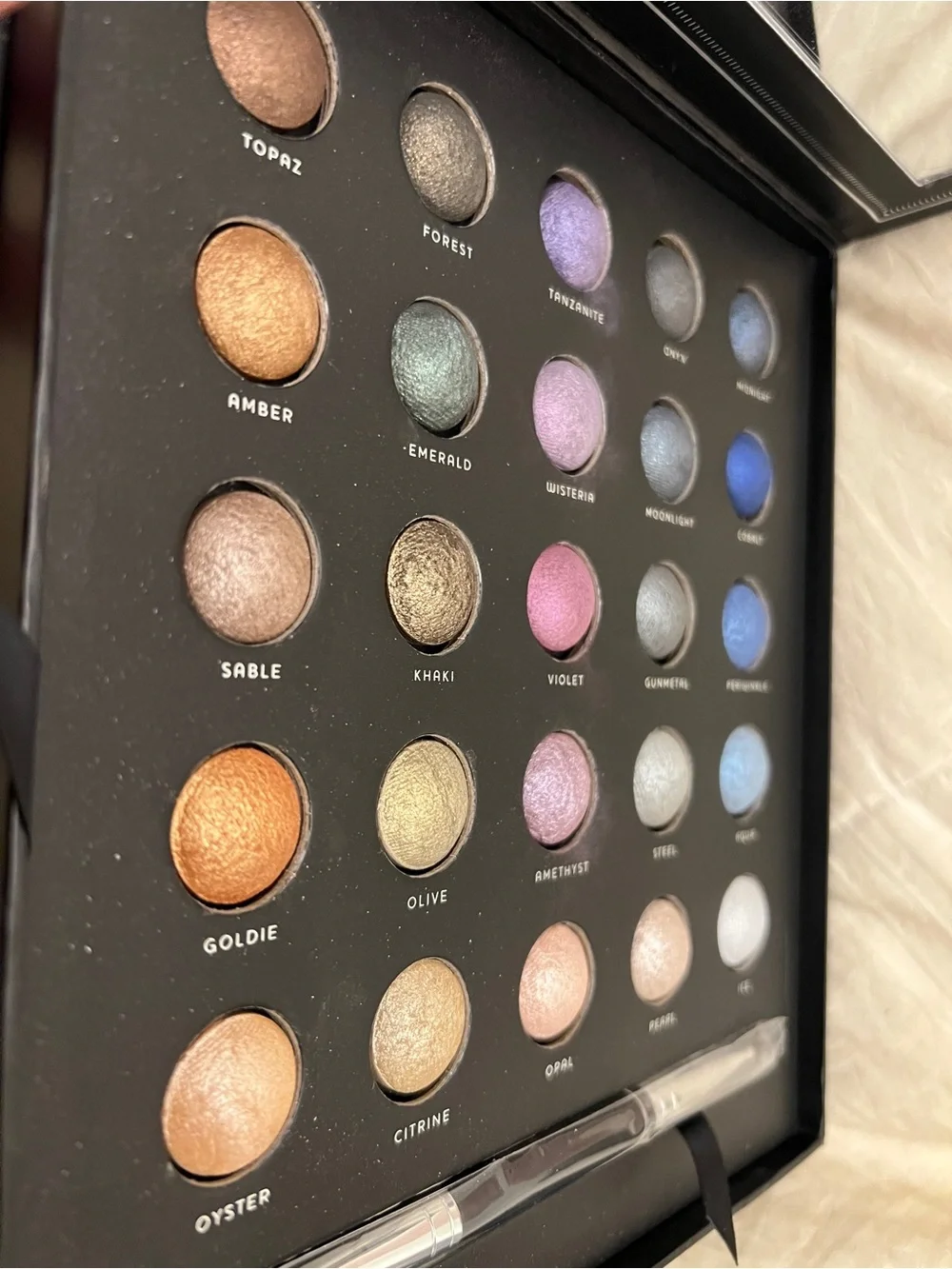 LAURA GELLER 25 baked eyeshadow palate
